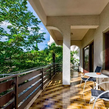 In Iv Appartamento *